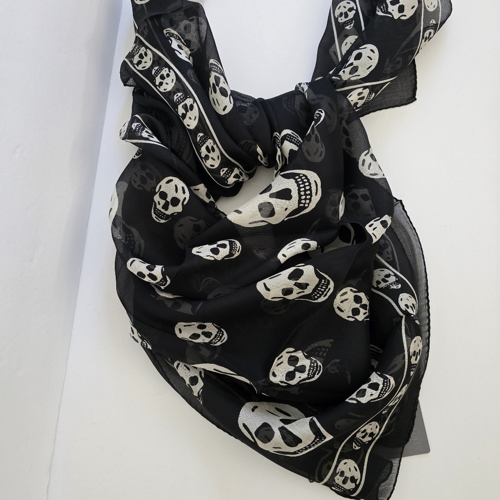 Alexander McQueen Skull Silk Scarf Black - Picture 3 of 6